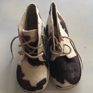Mini Boden kids shoes sz 33